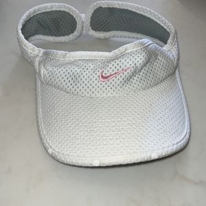 Meet your Posher, Adrian esteban